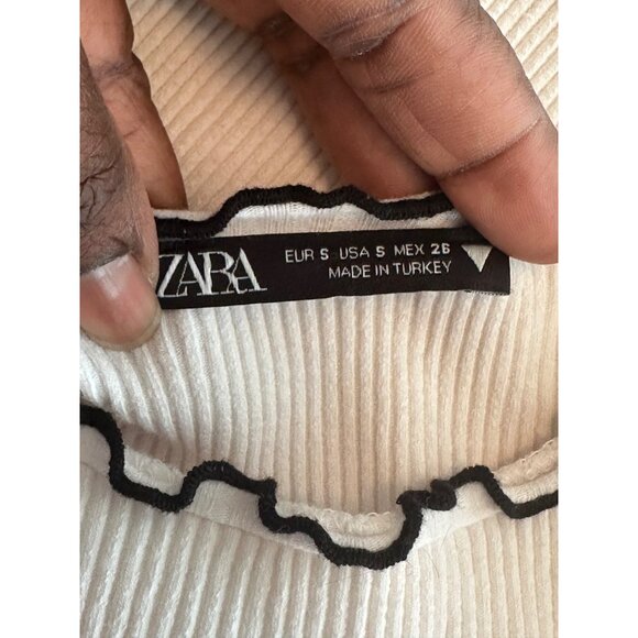 Zara White Ribbed Knit Short Sleeve Mini Dress With Black Ruffled Edges S READ - Picture 3 of 8